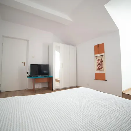 Old Town Flat At Podwale Street Daire
